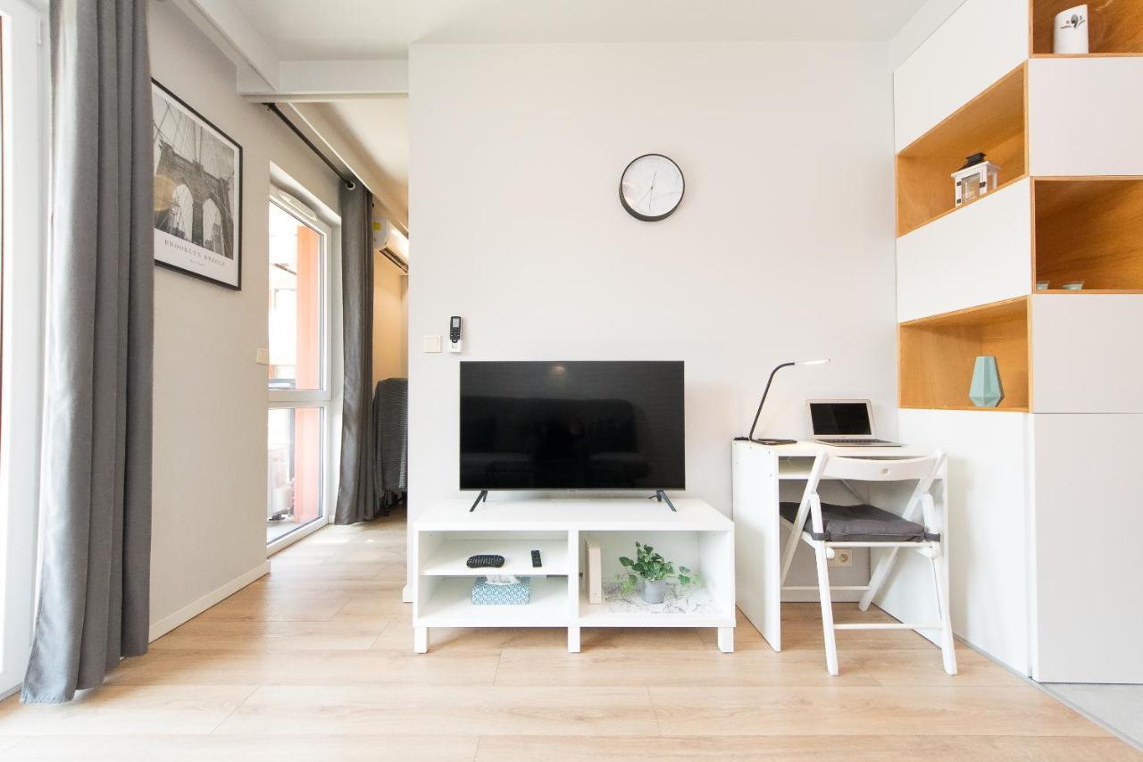 Main Trainstation One Bedroom Ac P4You Pl Красков Екстериор снимка
